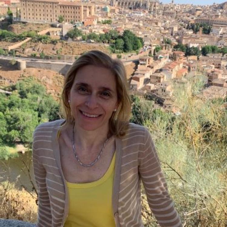 Dr.  Paola Nasute Fauerbach